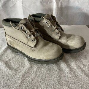 Timberland womens waterproof boots tan size 7.5
